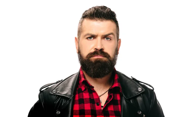 Portrait d'homme barbu veste en cuir noir isolé sur blanc — Photo de stock