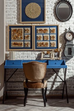 iç modern retro tarz oturma odası sandalye, Masa ve duvar saati