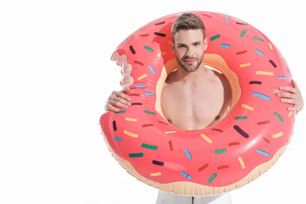 Hombre Guapo Con Donut Inflable Verano Aislado Blanco — Foto de Stock