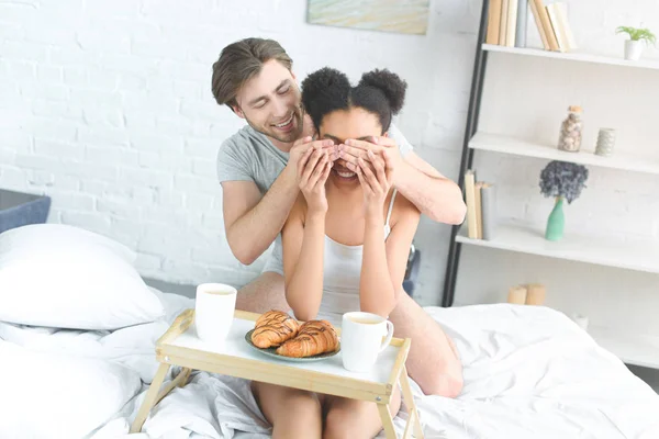 Multiracial Young Couple Having Breakfast Bed Morning Home — Stock Photo, Image