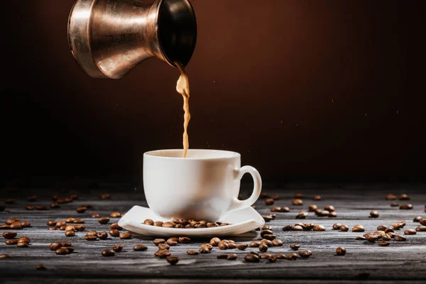 Zár Megjelöl Szemcsésedik Ból Kávé Ömlött Cezve Kupát Rusztikus Fából — Stock Fotó