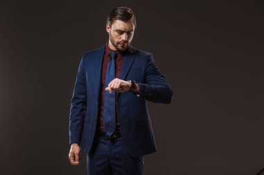 siyah izole kol saati kontrol ciddi iş adamı