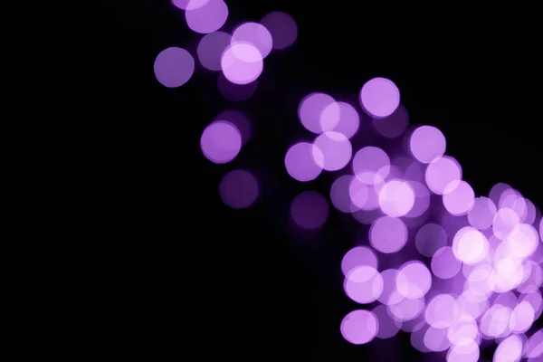 Bonito Brilhante Desfocado Roxo Bokeh Fundo Preto — Fotografia de Stock