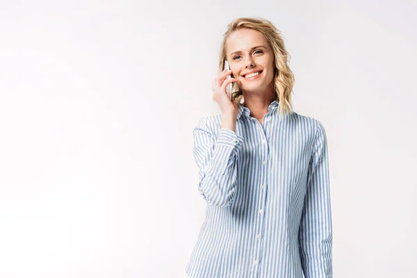 Atractiva Mujer Hablando Por Teléfono Inteligente Aislado Blanco — Foto de Stock