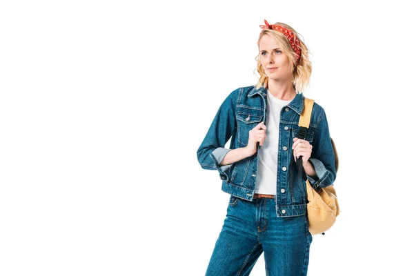 Attraktiv Kvinna Poserar Med Väska Och Tittar Bort Isolerade Vit — Stockfoto