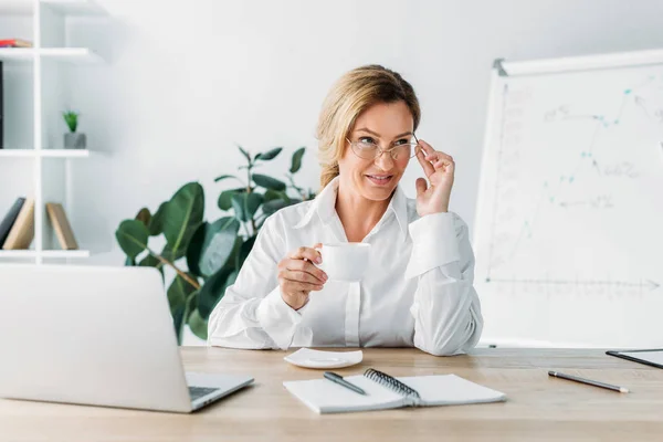 Beautiful Businesswoman Holding Cup Coffee Looking Away Office — Stock Photo, Image