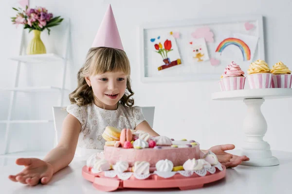 Surprised Little Child Wide Arms Looking Birthday Cake — Stock Photo, Image