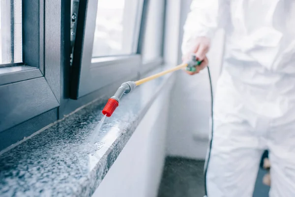 Cropped Image Pest Control Worker Spraying Pesticides Windowsill Home — Stock Photo, Image