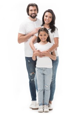 mutlu aile beyaz tişört ve kot üzerinde beyaz izole