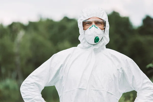 Selective Focus Smiling Male Scientist Protective Mask Suit Looking Camera — Stock Photo, Image