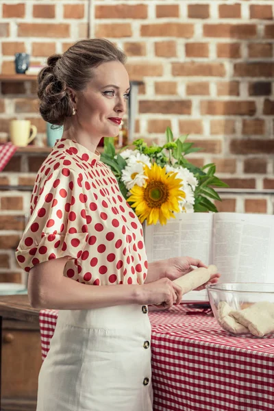 Side View Beautiful Adult Housewife Rolling Pin Looking Away Dough — Stock Photo, Image
