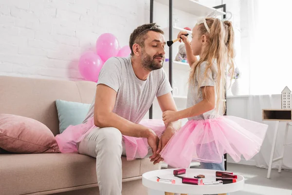 Side View Daughter Doing Makeup Father — Stock Photo, Image