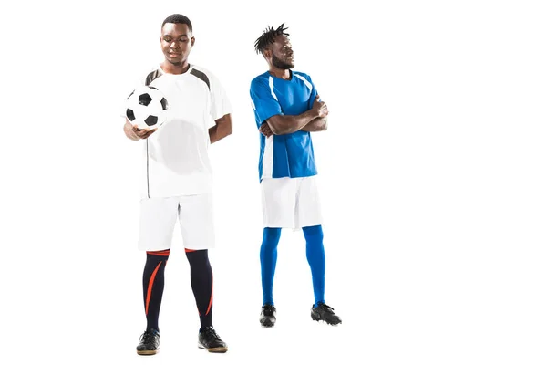 Młodych Lekkoatletycznego Białym Tle African American Soccer Graczy Stojących — Zdjęcie stockowe