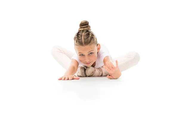 Kid Beoefenen Van Gymnastiek Oefeningen Geïsoleerd Witte Achtergrond — Gratis stockfoto