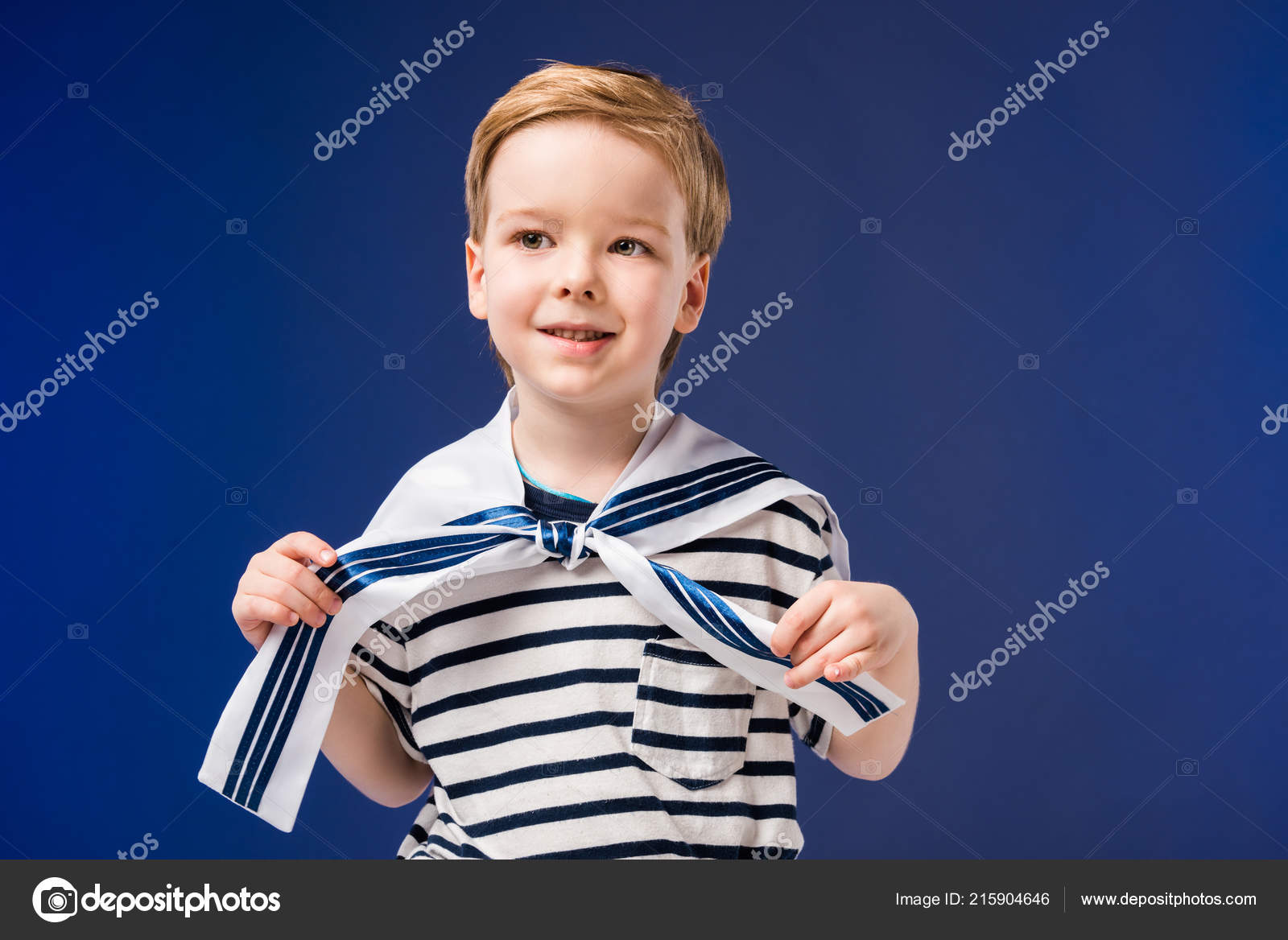Adorable Niño Traje Marinero Con Camiseta Rayas Aislado Azul — Foto de  stock © EdZbarzhyvetsky #215904646, image size:1600x1168