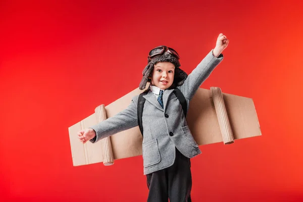 Little Emotional Pilot Suit Cardboard Plane Wings Outstretched Arms Fly — Stock Photo, Image