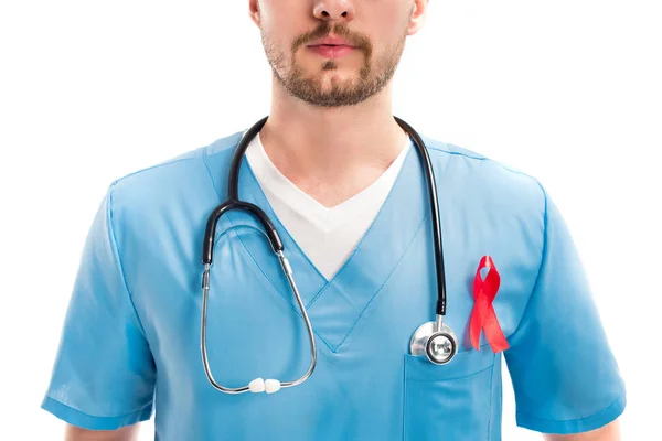 Immagine Ritagliata Del Medico Piedi Uniforme Con Nastro Rosso Stetoscopio — Foto stock gratuita