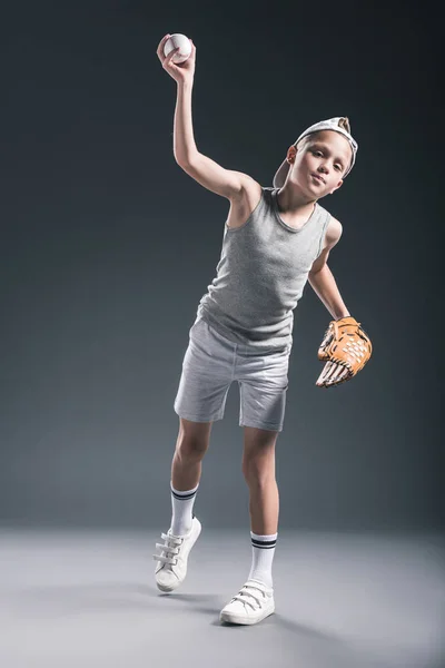 Preteen Boy Cap Baseball Glove Throwing Ball Grey Backdrop — Stock Photo, Image