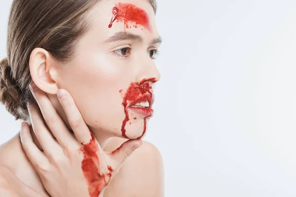 Close Mulheres Nuas Vítimas Violência Doméstica Com Sangue Vermelho Isolado — Fotografia de Stock Grátis