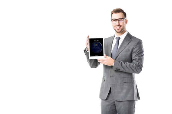 Дорослий Усміхнений Бізнесмен Проведення Планшет Ipad Ізольовані Білому — стокове фото
