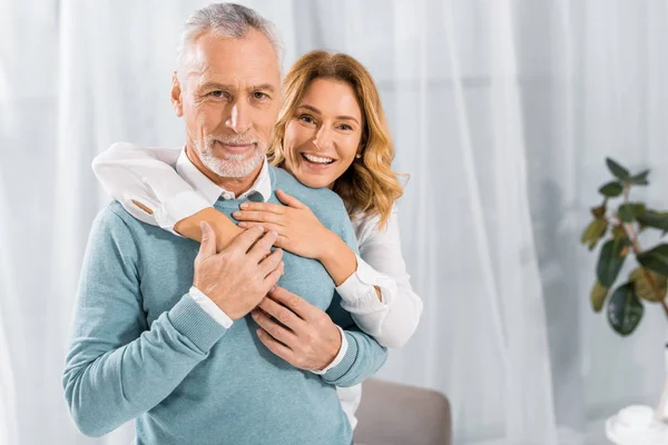 Beautiful Happy Wife Embracing Mature Husband Home — Stock Photo, Image