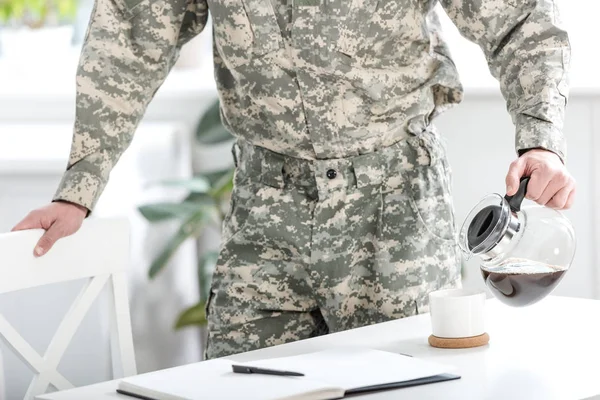 Crooped View Army Soldier Pouring Filtered Coffee Kitchen — Free Stock Photo