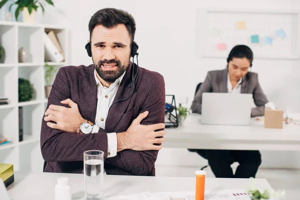 Call Center Operator Freezing Cold Office — Stock Photo, Image