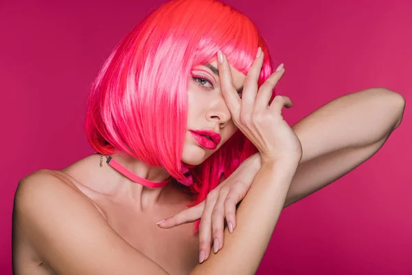 Attractive Naked Girl Gesturing Posing Neon Pink Wig Isolated Pink — Free Stock Photo