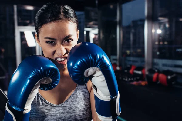 Close View Shouting Girl Boxing Gloves Gym — Stock Photo, Image