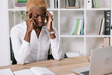 Afro-Amerikan işkadını kafa tutan vurguladı