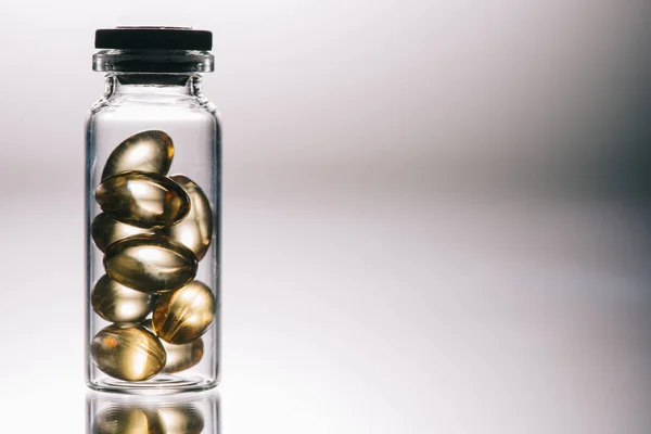 Medische Pillen Met Transparante Shell Fles Grijze Achtergrond — Stockfoto