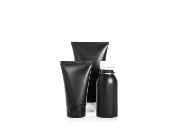 Stüdyo çekim siyah tüpler birkaç güzellik ürünleri