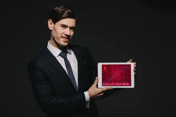 Vrolijke Zakenman Holding Digitale Tablet Met Rode Tech Elementen Het — Stockfoto