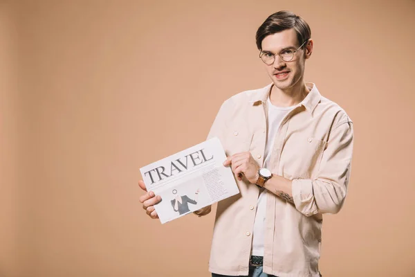 Smiling Man Holding Travel Newspaper Isolated Beige — Stock Photo, Image