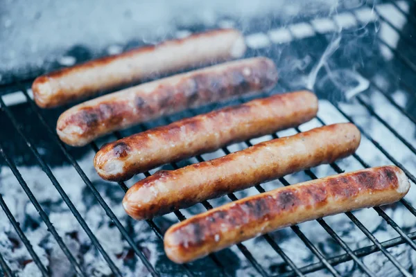 Selektiv Fokus Velsmagende Grillede Pølser Bbq Grillkvalitet - Stock-foto