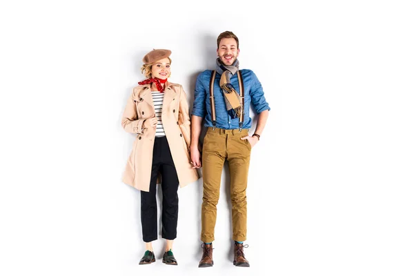 Heureux Jeune Couple Mode Tenant Main Sur Fond Blanc — Photo