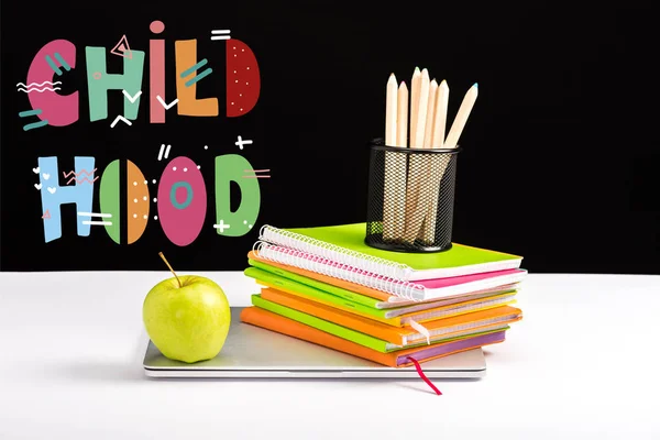 Closed Laptop Green Apple Notebooks Color Pencils Desk Childhood Lettering — Stock Photo, Image