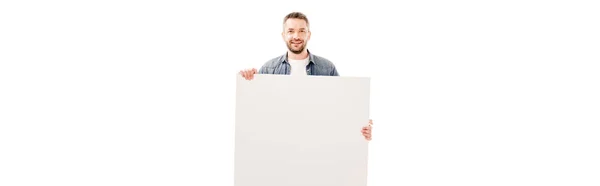 Панорамный Снимок Улыбающегося Бородатого Мужчины Пустым Плакатом Изолированным Белом Лицензионные Стоковые Фото