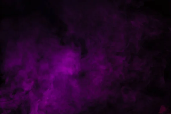 Fondo negro abstracto con humo violeta - foto de stock