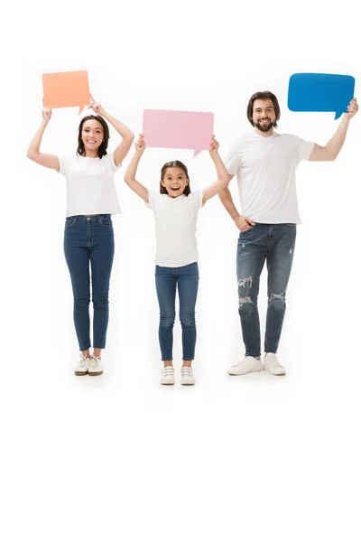 Famille joyeuse avec des bulles de parole colorées vierges isolé sur blanc — Photo de stock