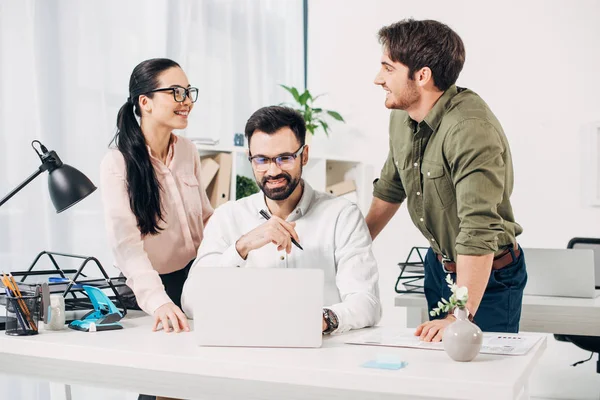 Smiling call businesspeople working in office — Stock Photo