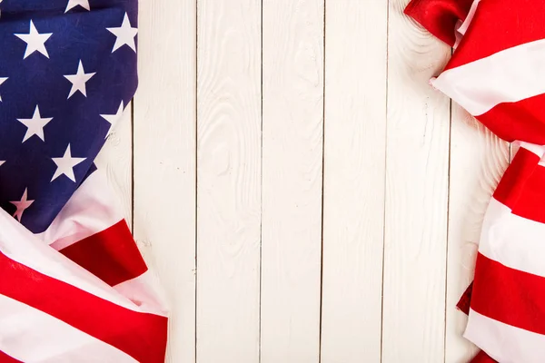 Bandeira americana em fundo de madeira com espaço de cópia — Fotografia de Stock