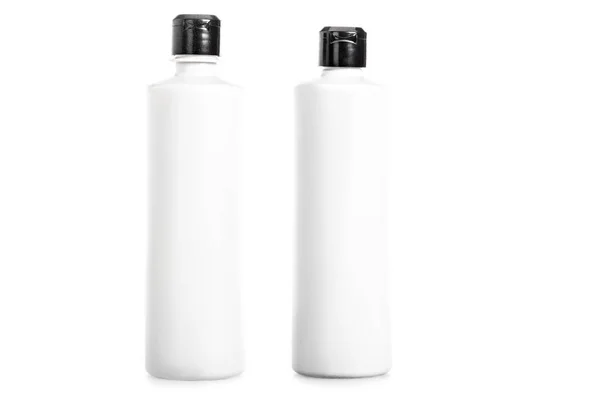 Studioaufnahme von Shampoo-Flaschen isoliert auf weiß — Stockfoto