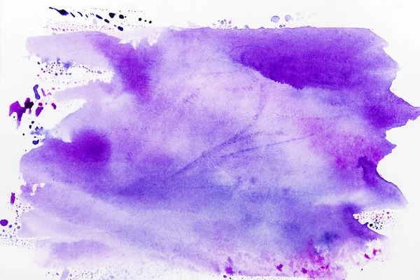 Vue de dessus du déversement violet sur fond blanc — Photo de stock