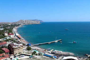 Gemi ve kentin denize sıfır