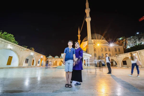 Niet Geïdentificeerde Mensen Bezoeken Ontdek Mevlidi Halil Moskee Een Van — Stockfoto