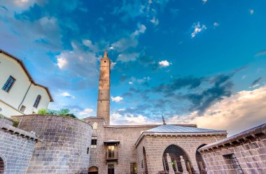 Mavi gökyüzü ile Hazreti Süleyman Camii dış görünümünde Sur region,Diyarbakir,Turkey.15 Temmuz 201
