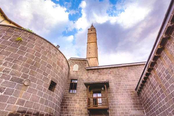 Blue Sky Exterior View Hazreti Suleyman Mosque Sur Region Diyarbakir — стоковое фото