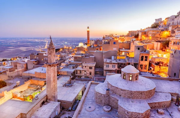 Gündoğumu peyzaj eski Mardin şehir, popüler şehir halkı ve turist için görüntülemek ve yer alan Türkiye'nin Güneydoğu.