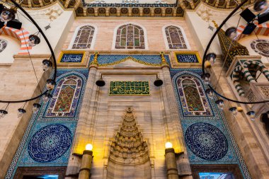 İç dekorasyon ve Süleymaniye Camii sanat. Duvarlar, tavan ve kubbeler İslami öğelerle süslenmiş ve Haziran 201 Osmanlı Mimar Sinan.Istanbul,Turkey.04 tarafından tasarlanan